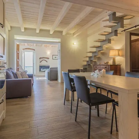 Elizabeth House Apartment