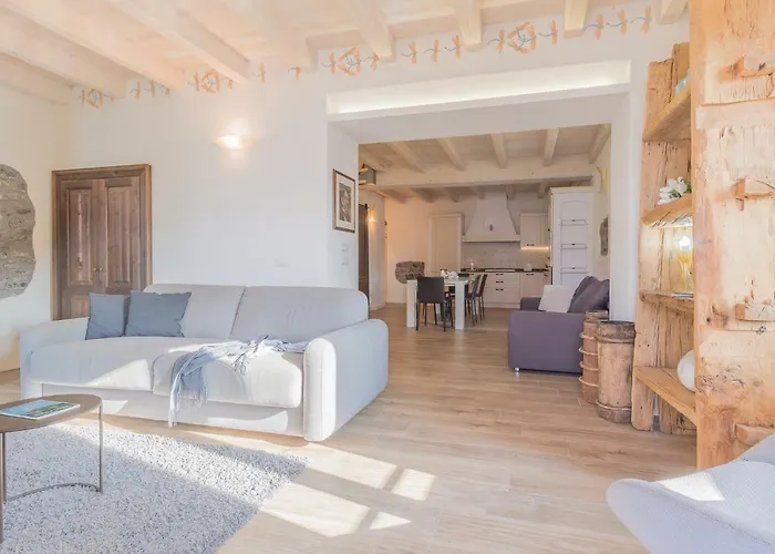 Elizabeth House Varenna