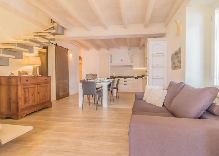 Elizabeth House Apartman Varenna