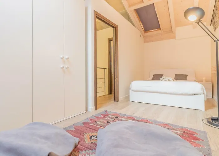 Elizabeth House Apartment *