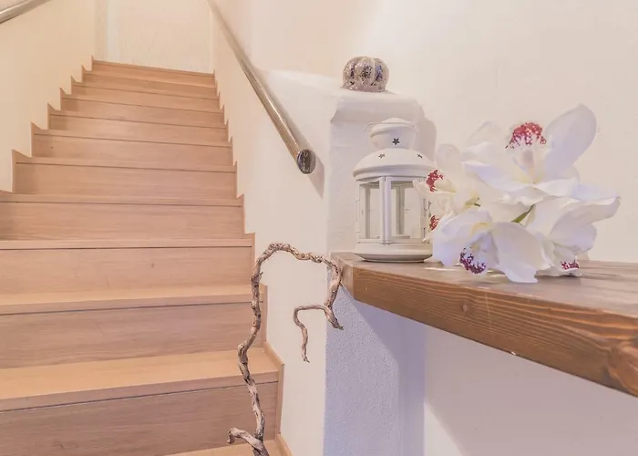 Elizabeth House Apartment *